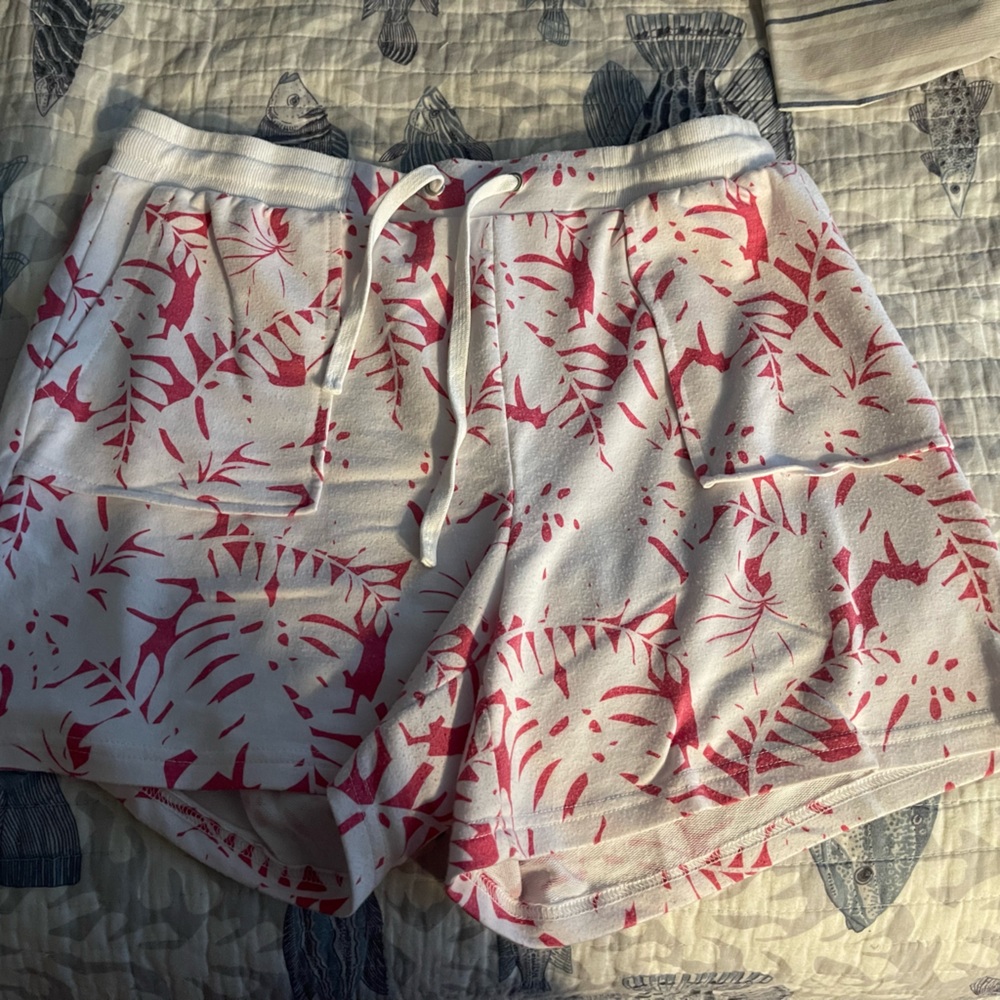 Women’s/Junior’s shorts